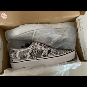 Harry Potter Daily Prophet Vans - Mens 10 NWT